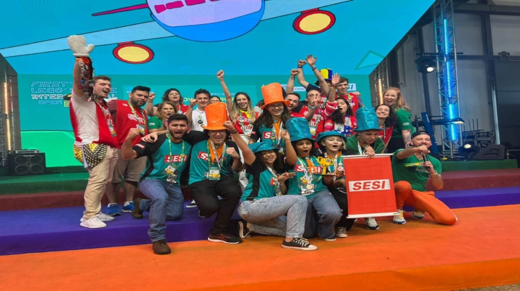 Notícia: Alunos do Sesi Ourinhos, parceiro da ACE, conquistam 4º lugar em  mundial de robótica do Rio de Janeiro