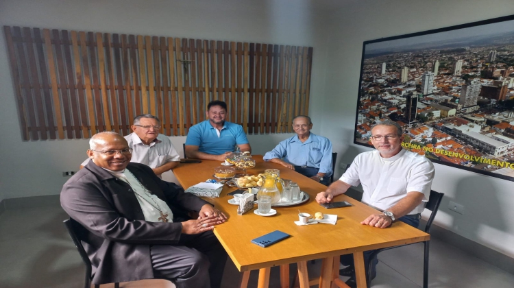 Notícia: ACE recebe Bispo Dom Eduardo Vieira dos Santos e Pároco Pe. Celso Alexandre em visita pastoral 